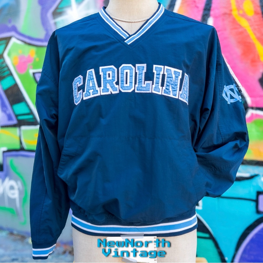 NORTH CAROLINA Tar Heels Vintage Windbreaker size Large (V-Neck Pullover) | Blue